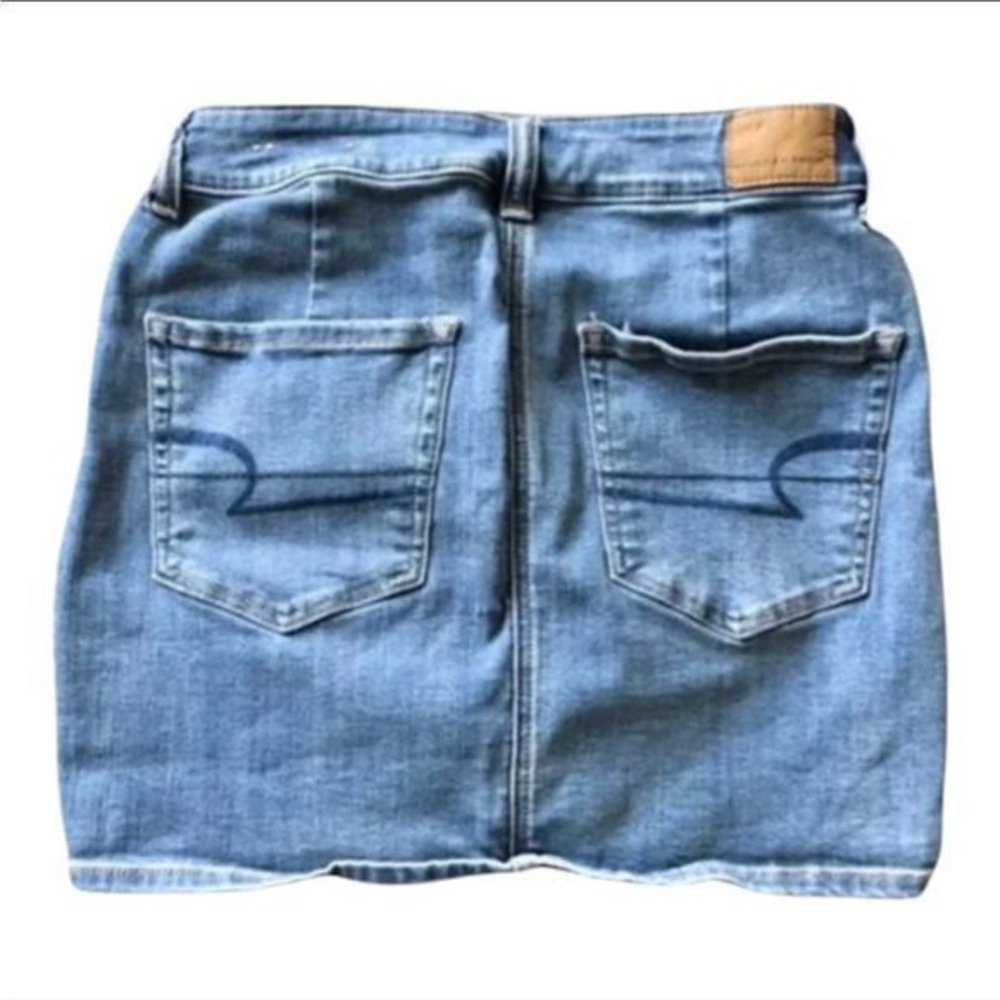American Eagle Outfitters‎ Hi-Rise mini jean skirt
Size 2 - Picture 2 of 8